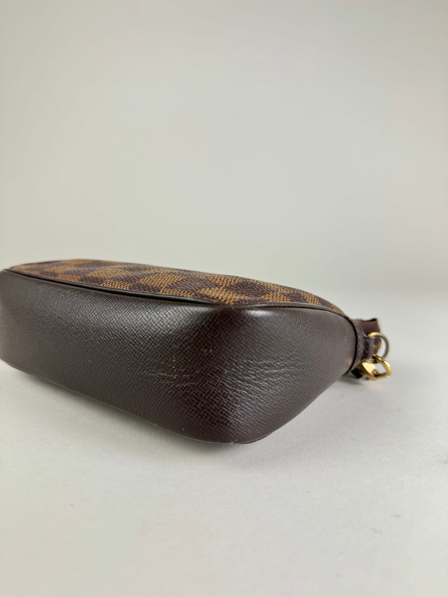 Louis Vuitton Trousse - respace.studio