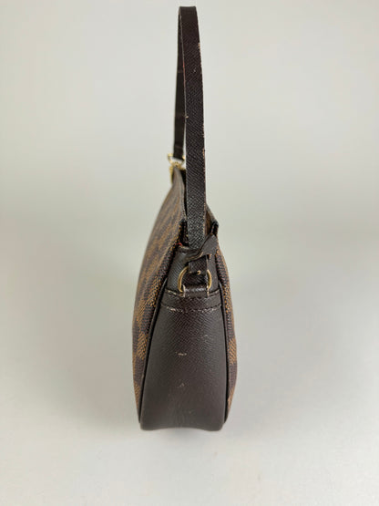 Louis Vuitton Trousse - respace.studio