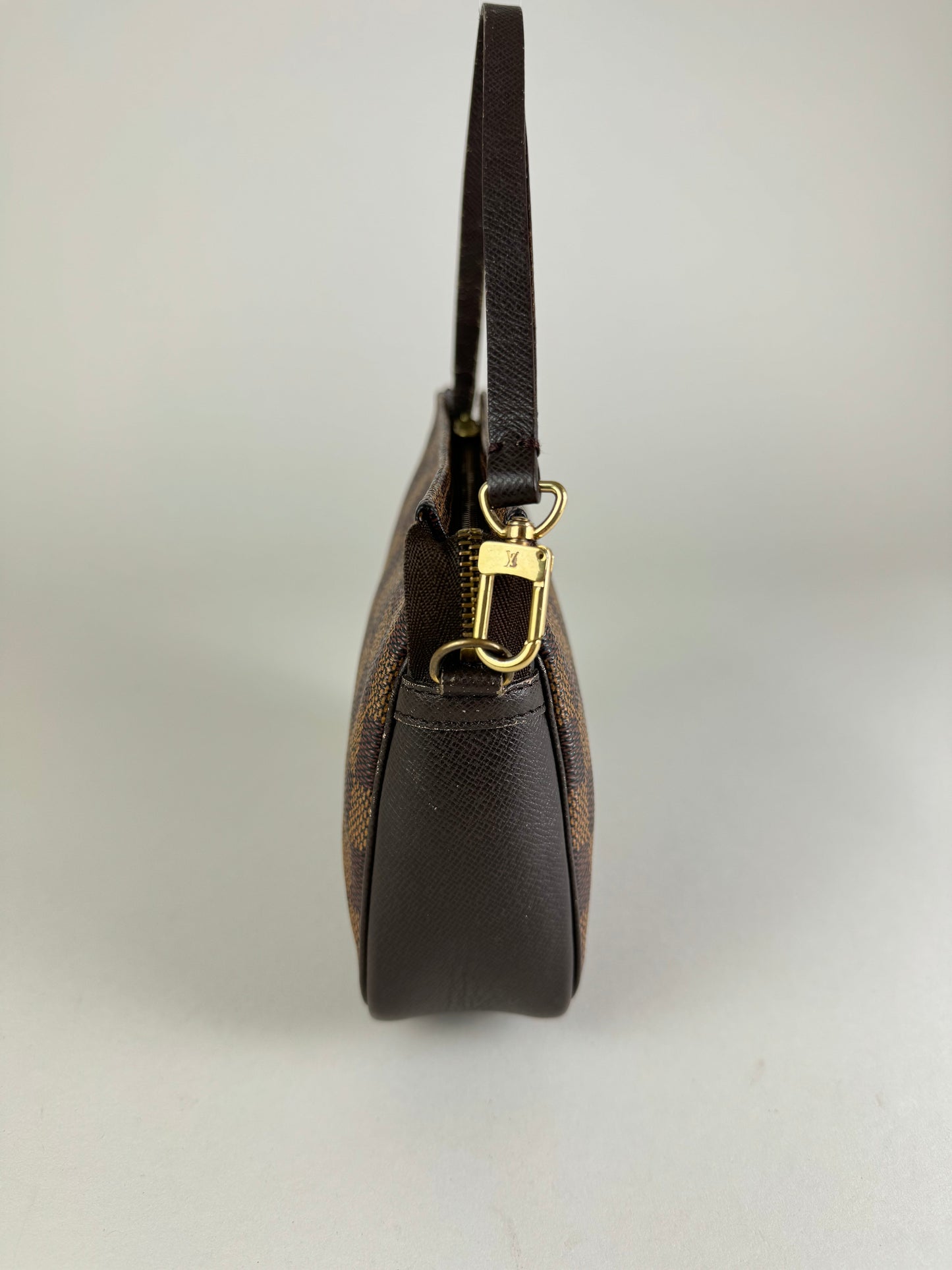 Louis Vuitton Trousse - respace.studio
