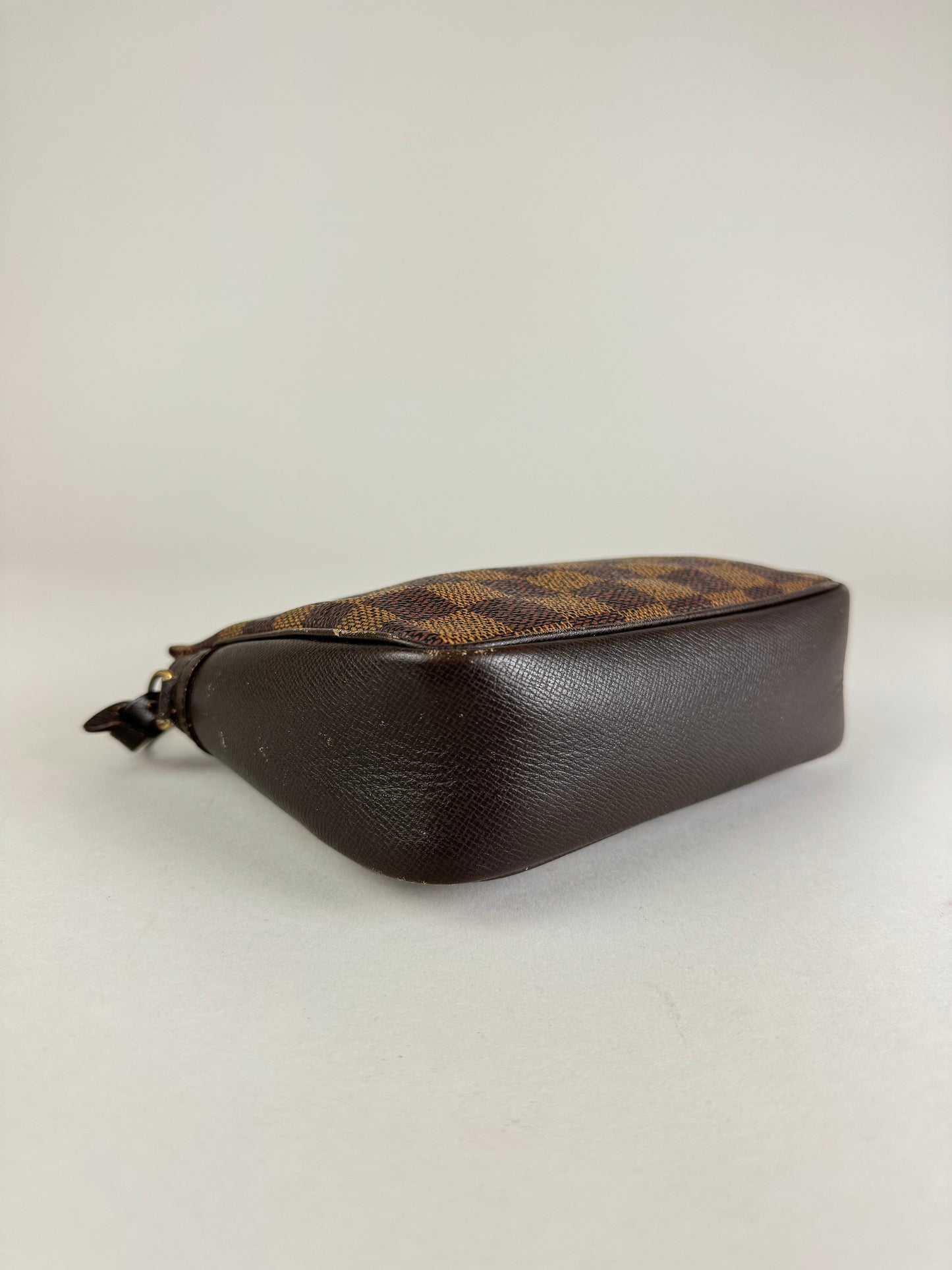 Louis Vuitton Trousse - respace.studio