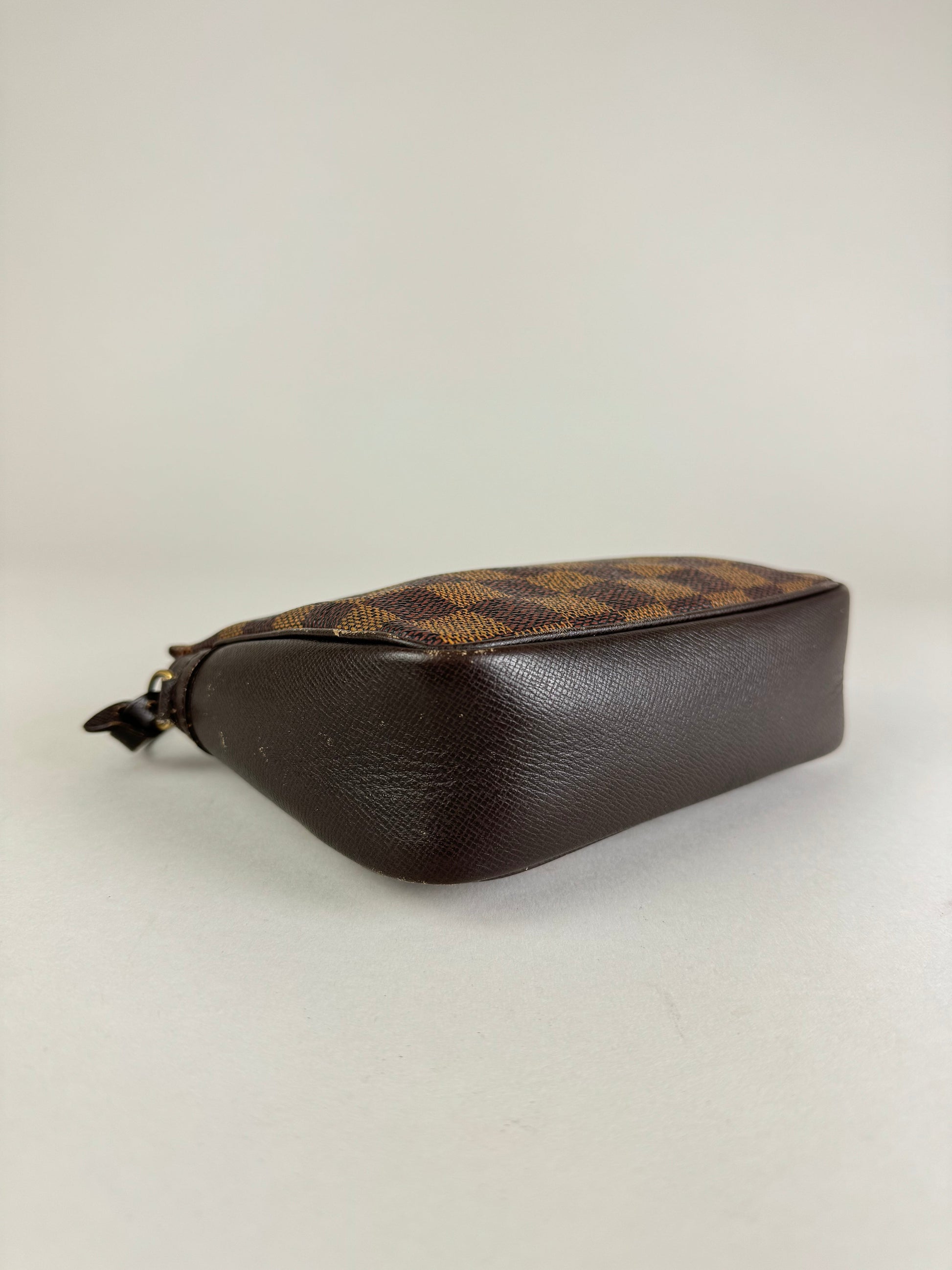 Louis Vuitton Trousse - respace.studio
