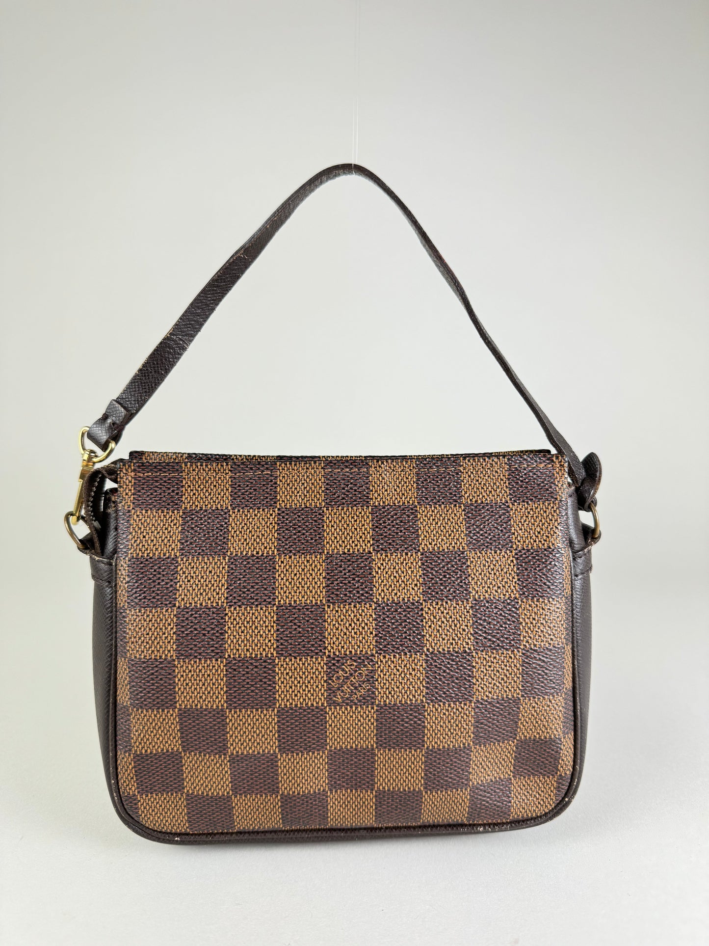 Louis Vuitton Trousse - respace.studio