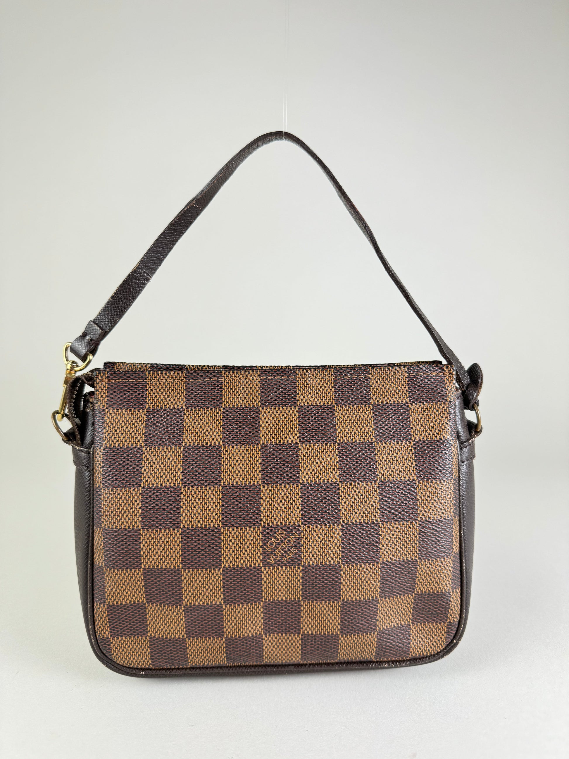 Louis Vuitton Trousse - respace.studio