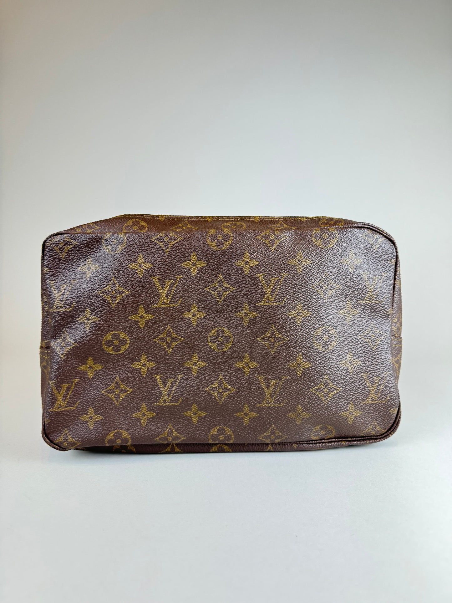 Louis Vuitton Trousse Toilette 28 - respace.studio