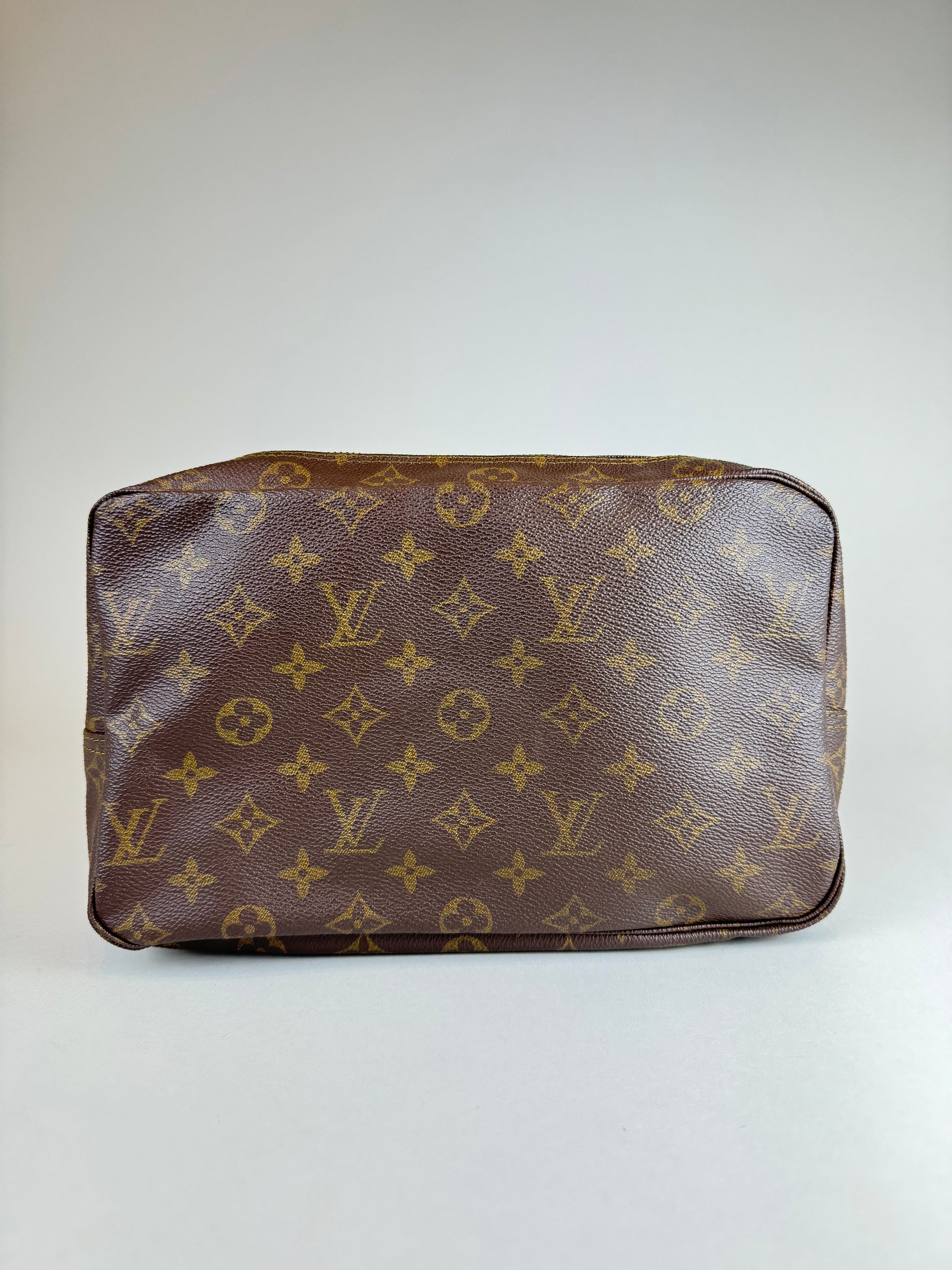 Louis Vuitton Trousse Toilette 28 - respace.studio