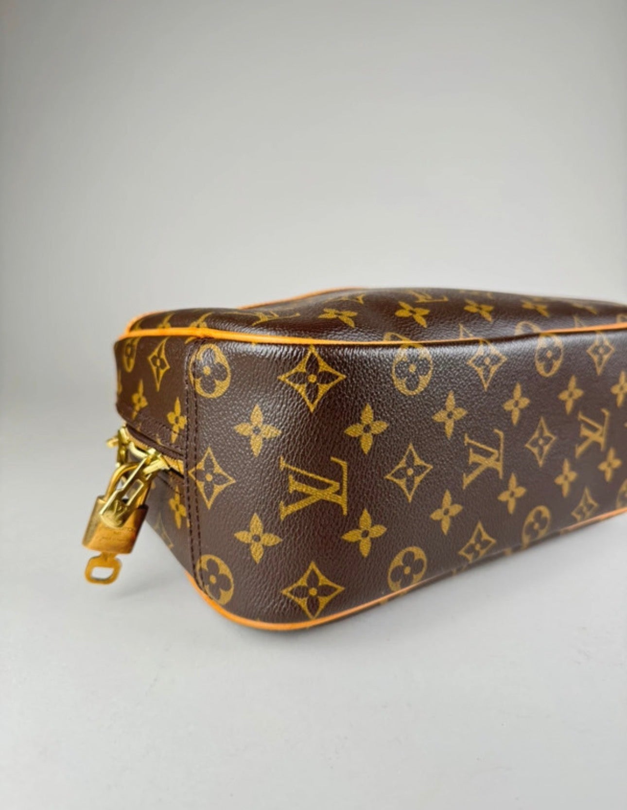 Louis Vuitton Trouville - respace.studio