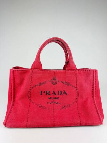 Prada Canapa MM - respace.studio
