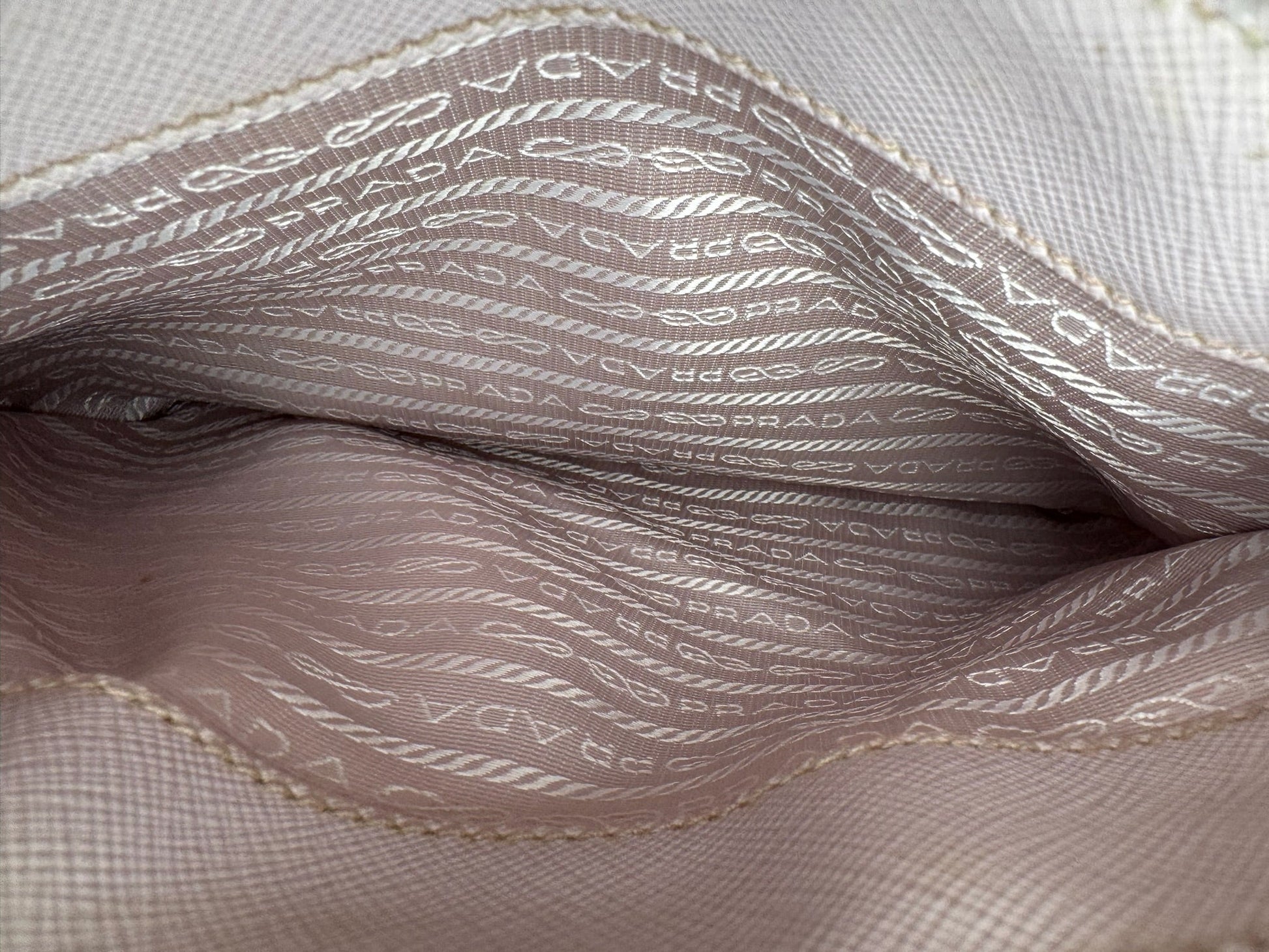 Prada Galleria - respace.studio