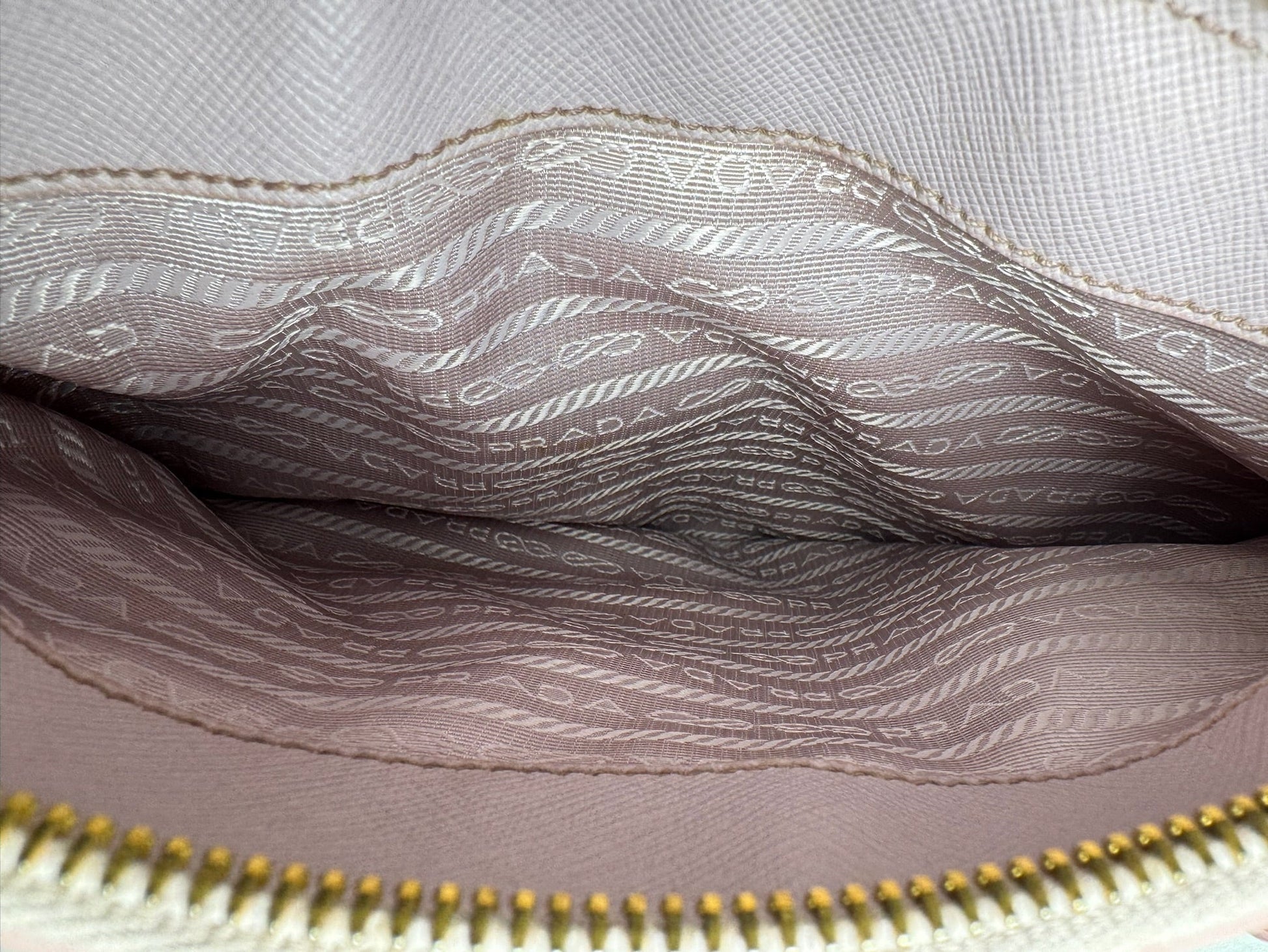 Prada Galleria - respace.studio