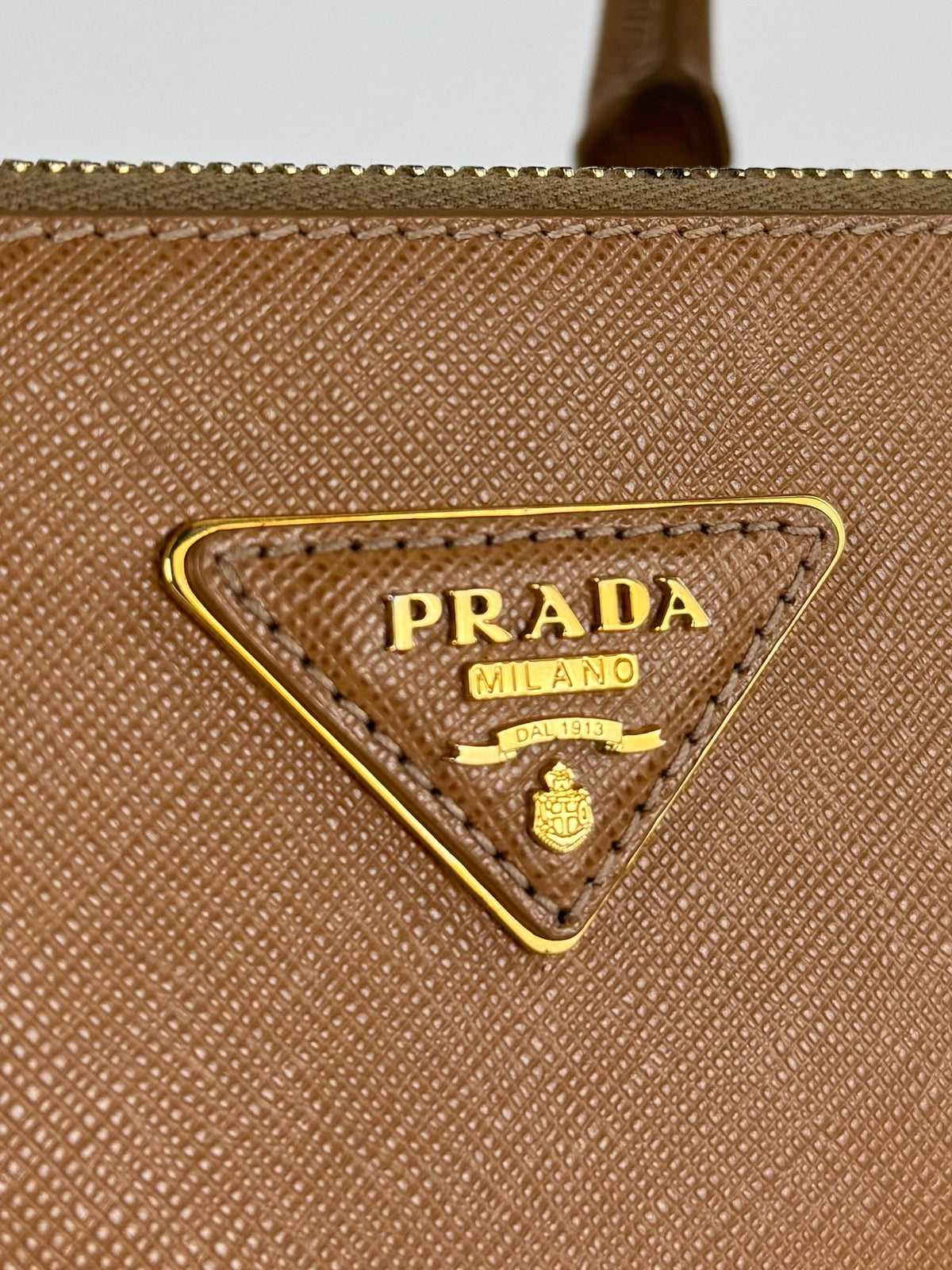 Prada Galleria Large - respace.studio