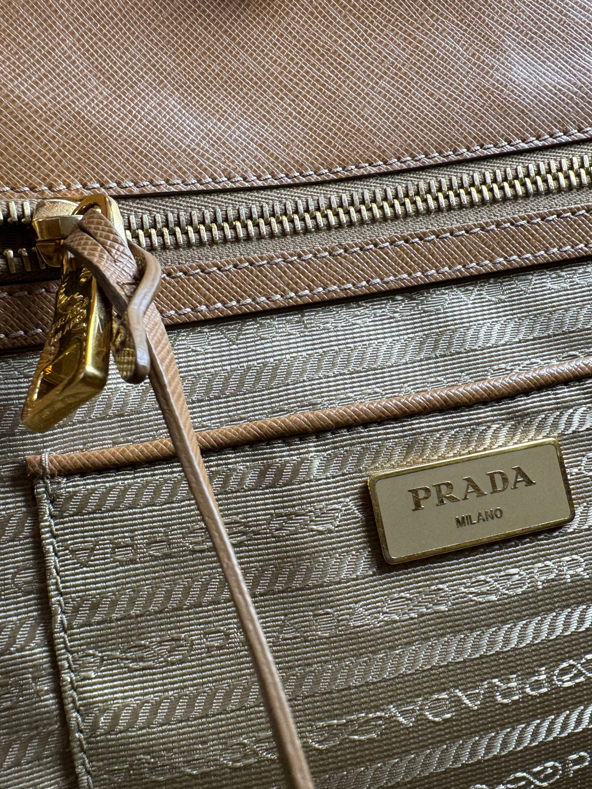 Prada Galleria Large - respace.studio