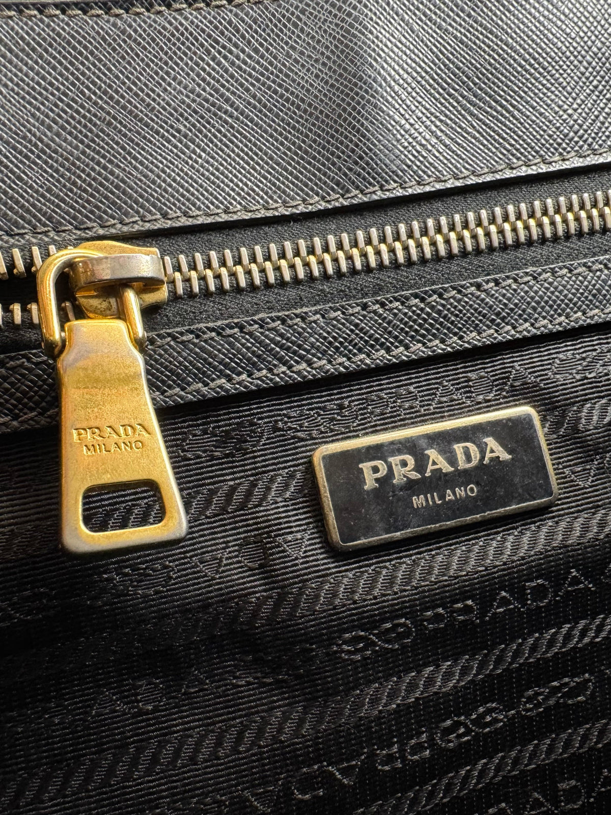 Prada Galleria Medium - respace.studio