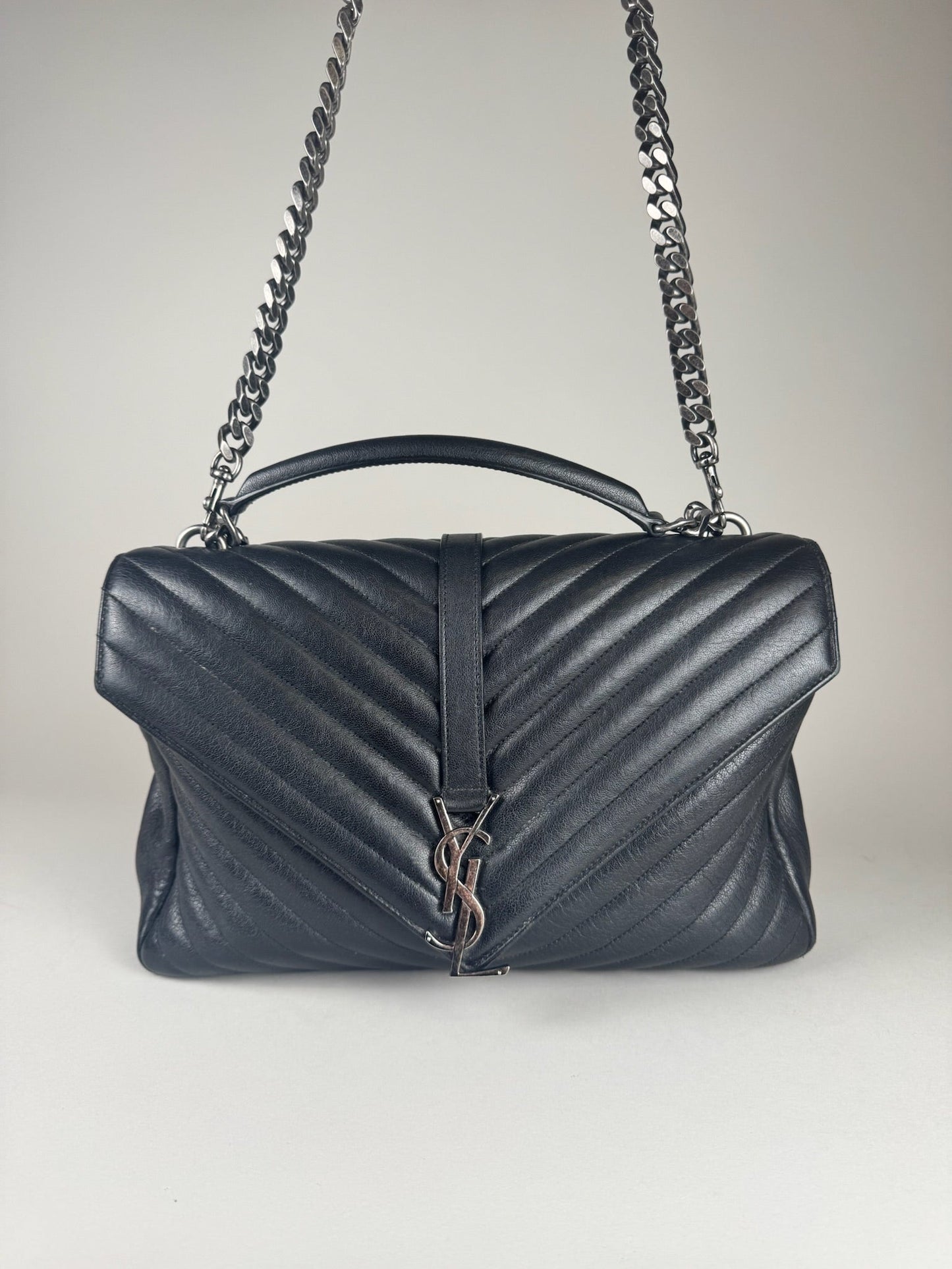 Yves Saint Laurent Chevron - respace.studio