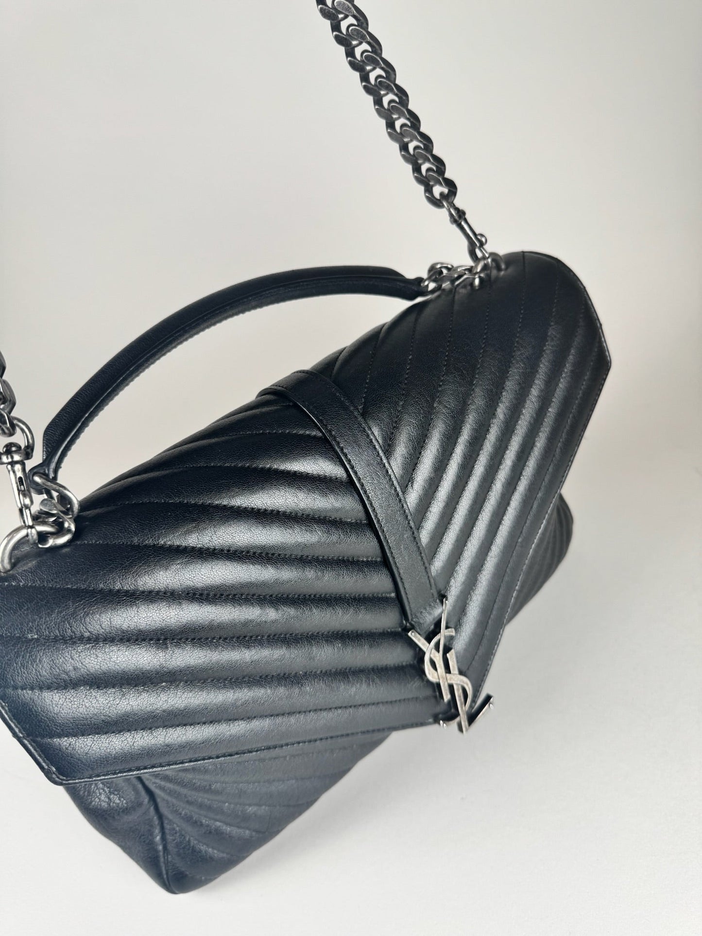 Yves Saint Laurent Chevron - respace.studio