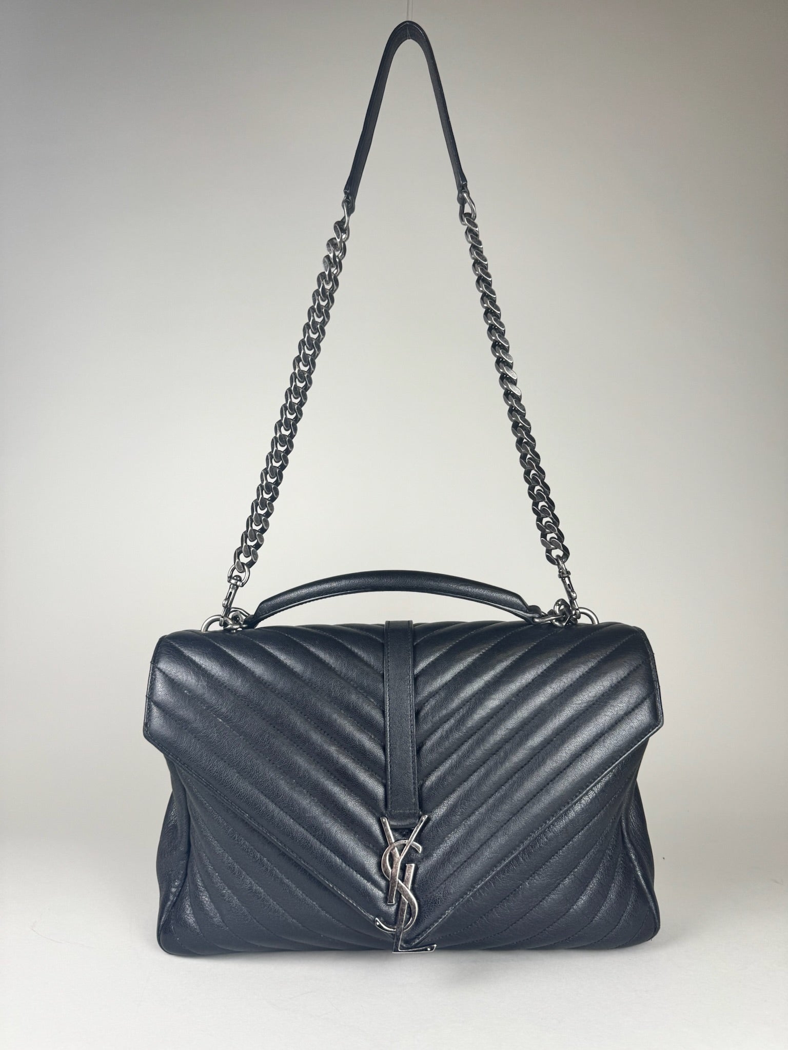Yves Saint Laurent Chevron - respace.studio