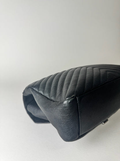 Yves Saint Laurent Chevron - respace.studio